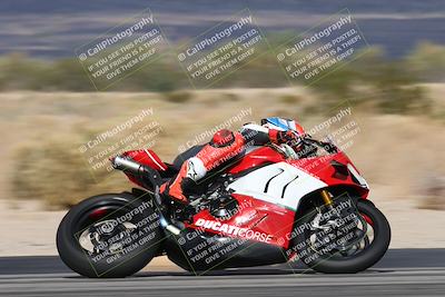 media/Nov-16-2025-Race Pace (Sun) [[8c5fa54630]]/Verified Riders/7-Turn 4 (1155am)/